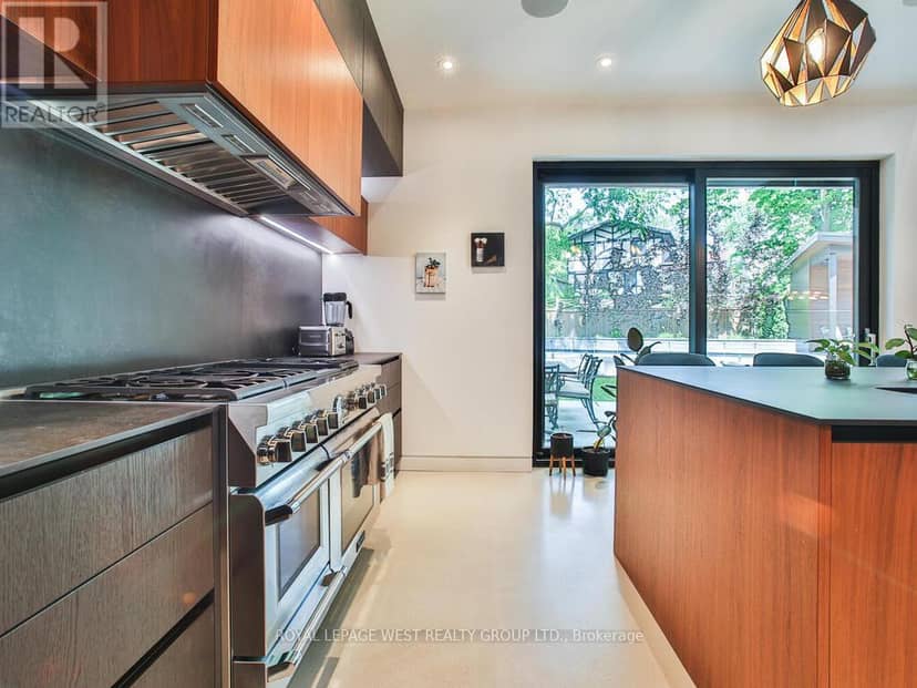 4 Old Oak Road — photo 10 of 40