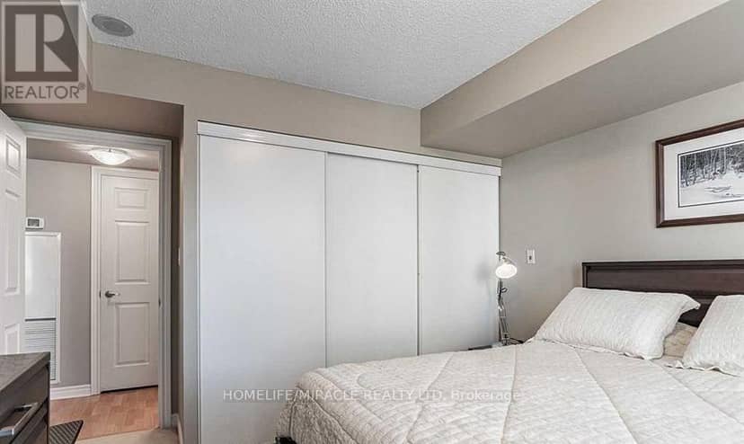 1401 - 3880 Duke Of York Boulevard — photo 12 of 24