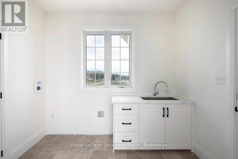 30 - 8 Hilton Lane — photo 14 of 27