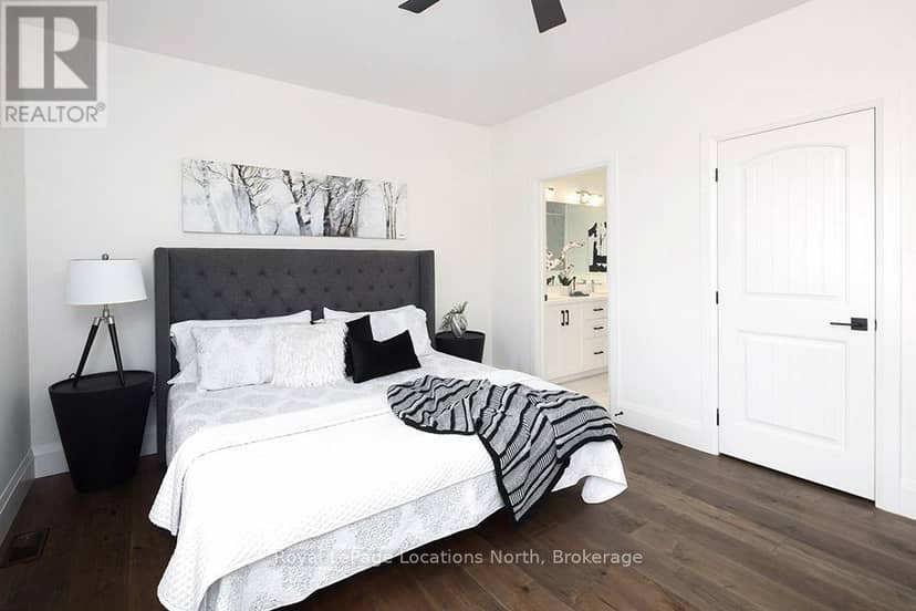 30 - 8 Hilton Lane — photo 18 of 27