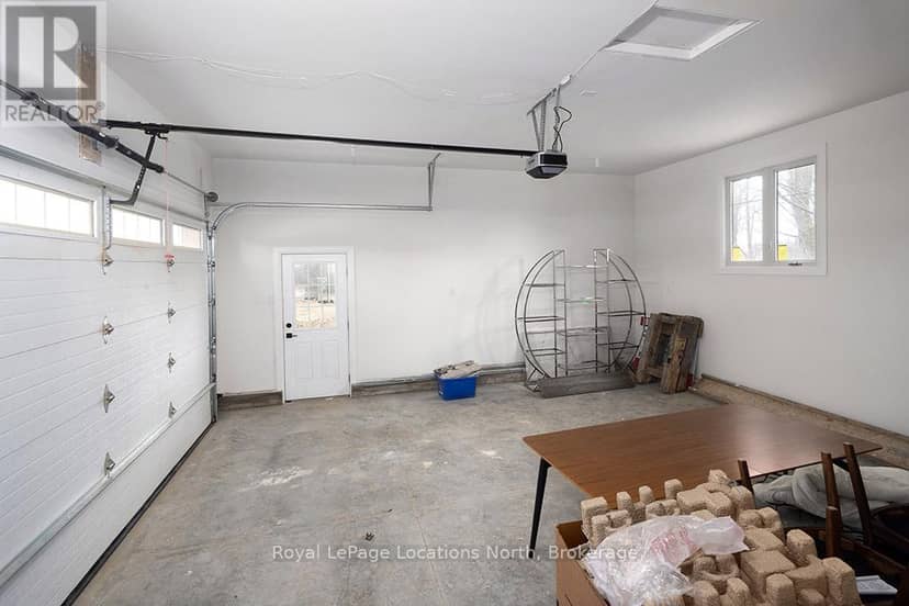 30 - 8 Hilton Lane — photo 25 of 27