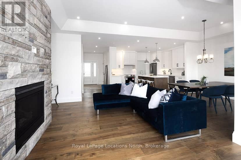 30 - 8 Hilton Lane — photo 8 of 27