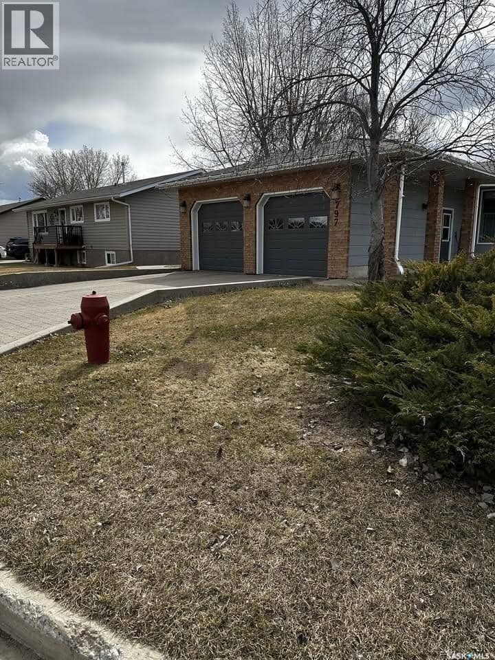 797 4th STREET W, Shaunavon, photo 2