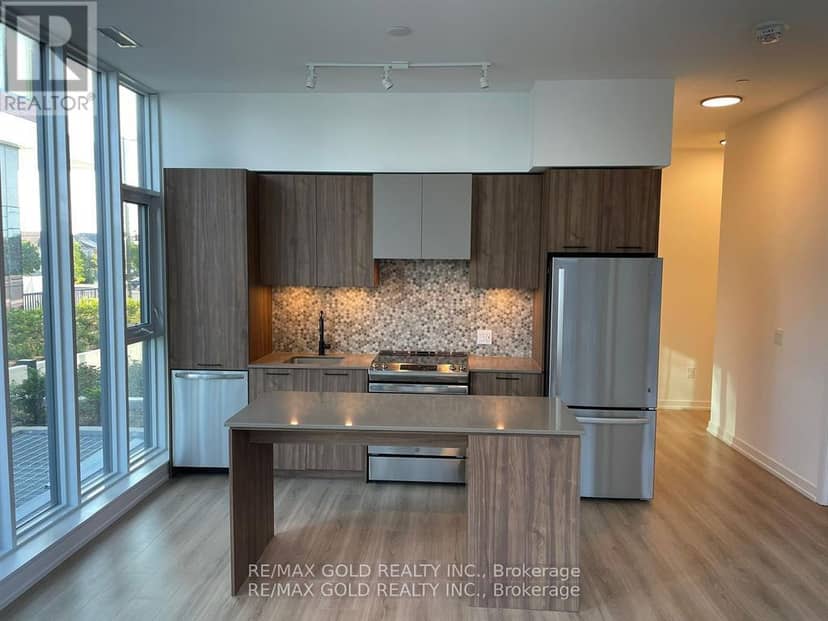 104 - 10 Lagerfeld Drive — photo 37 of 40