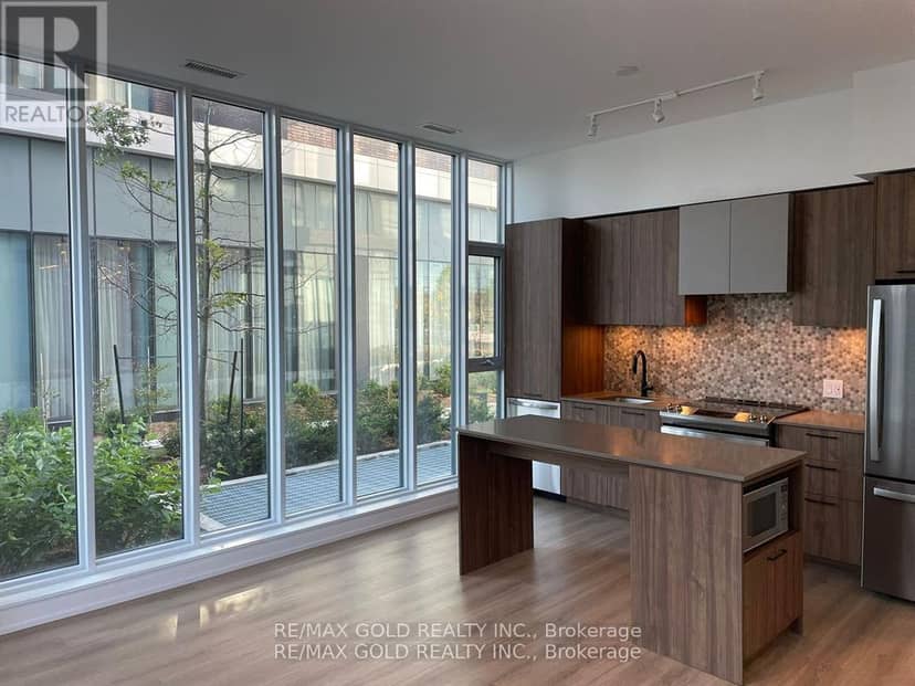 104 - 10 Lagerfeld Drive — photo 39 of 40