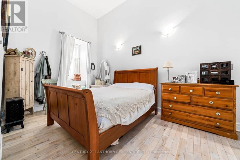 393 Front Street — photo 18 of 30