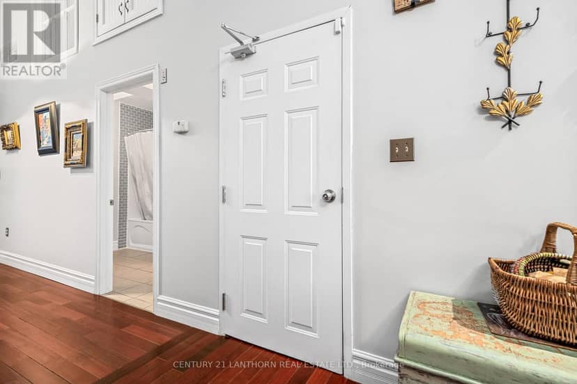 393 Front Street — photo 4 of 30