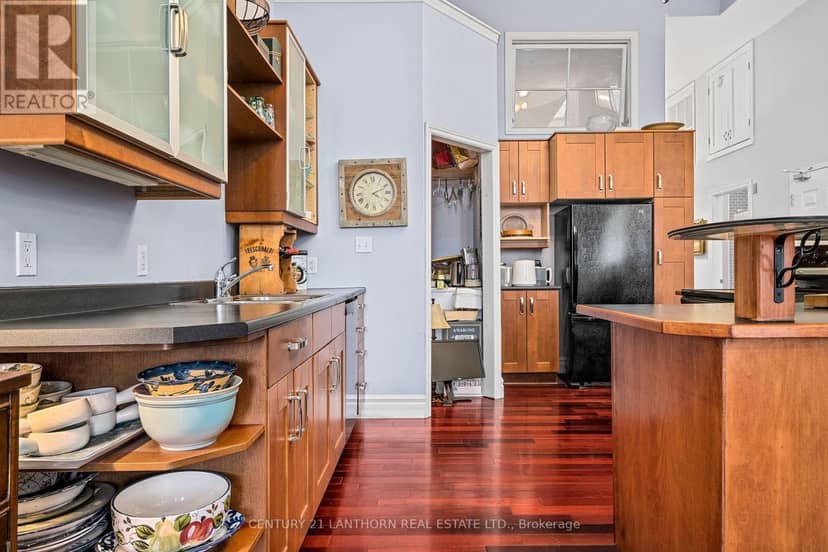 393 Front Street — photo 7 of 30