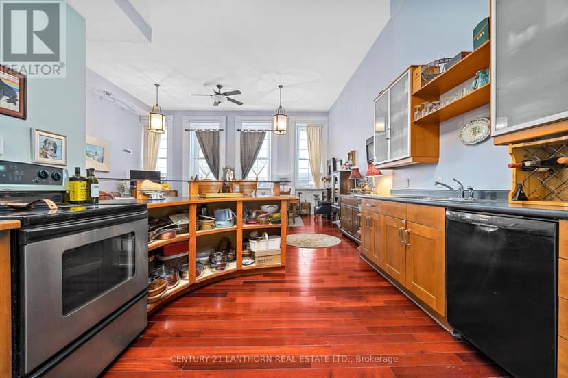 393 Front Street — photo 8 of 30