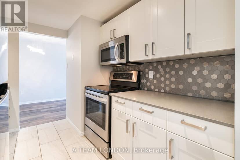 503 - 155 Kent Street — photo 10 of 27