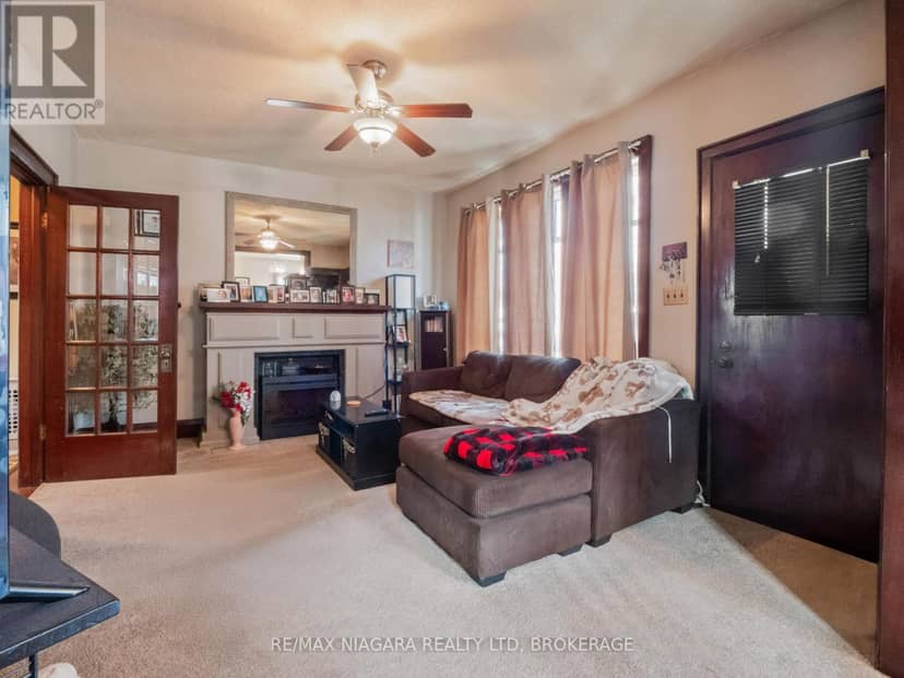 215 Phipps Street — photo 6 of 35