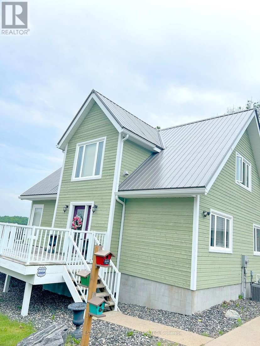111 Wilson Lake Crescent — photo 1 of 29