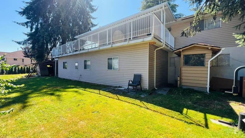 9716 156 STREET, Surrey, photo 2