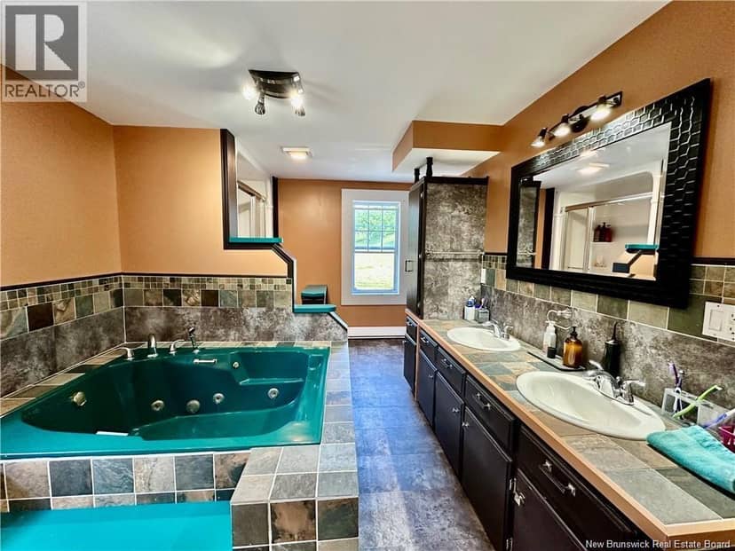 635 Main Street — photo 21 of 34