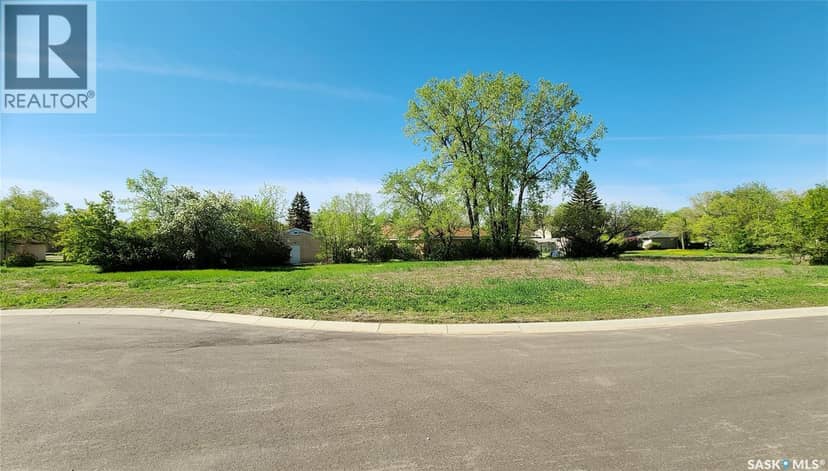 16 Kenney Crescent — photo 12 of 24