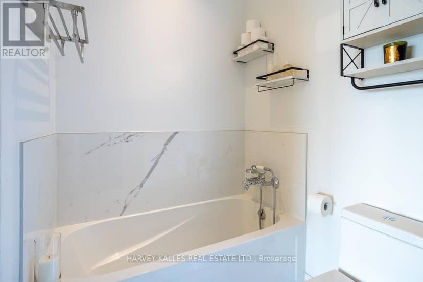 1013 - 111 St Clair Avenue W — photo 26 of 40