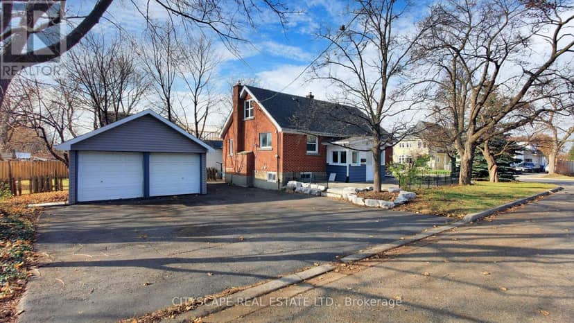 39 Woodward Avenue — photo 1 of 40
