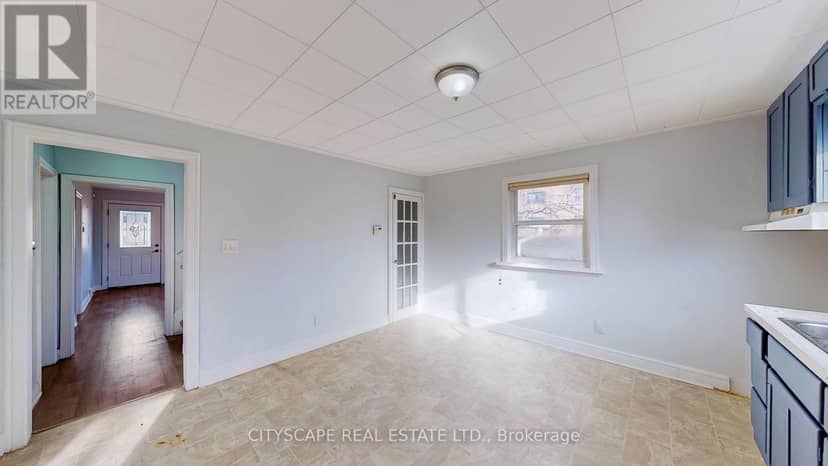 39 Woodward Avenue — photo 12 of 40