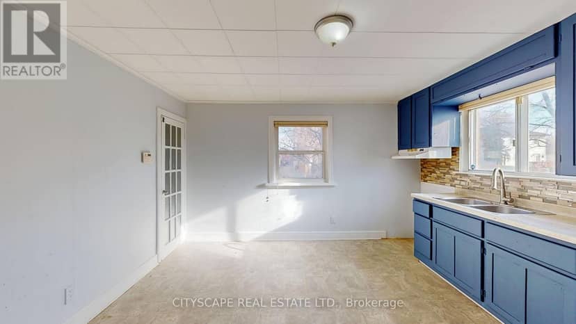 39 Woodward Avenue — photo 13 of 40