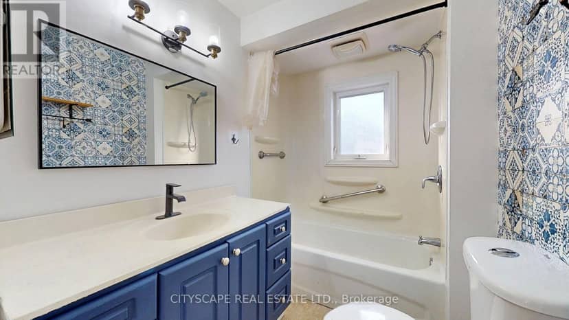 39 Woodward Avenue — photo 17 of 40