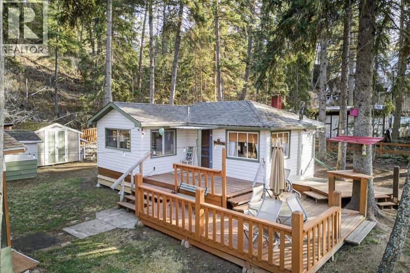4878 Ogilvey Avenue, Fairmont Hot Springs