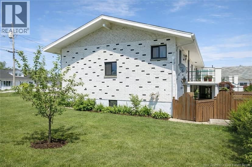 460 Saulnier Street — photo 2 of 14