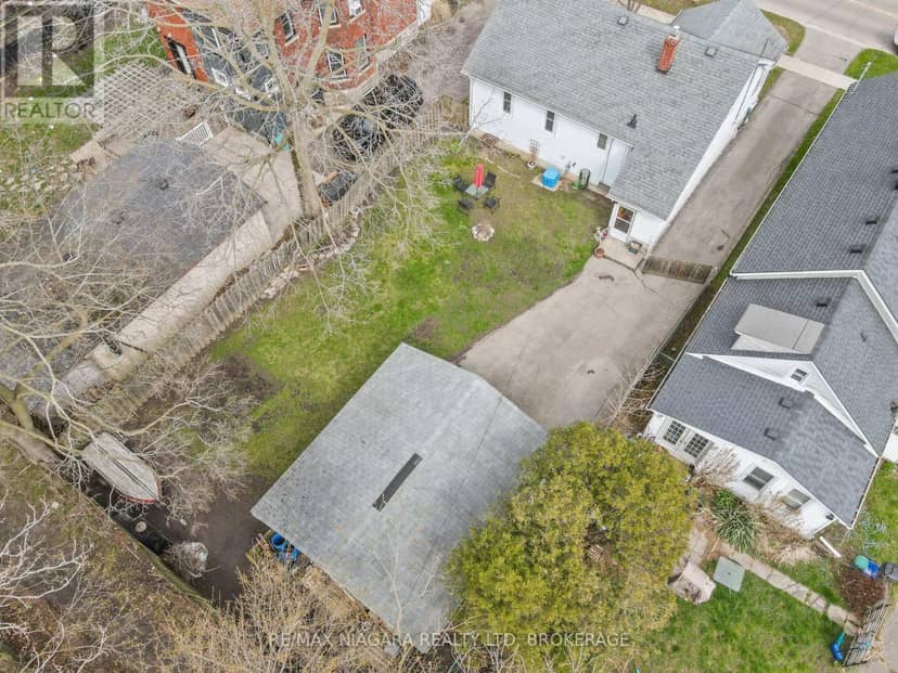 215 Phipps Street — photo 24 of 35