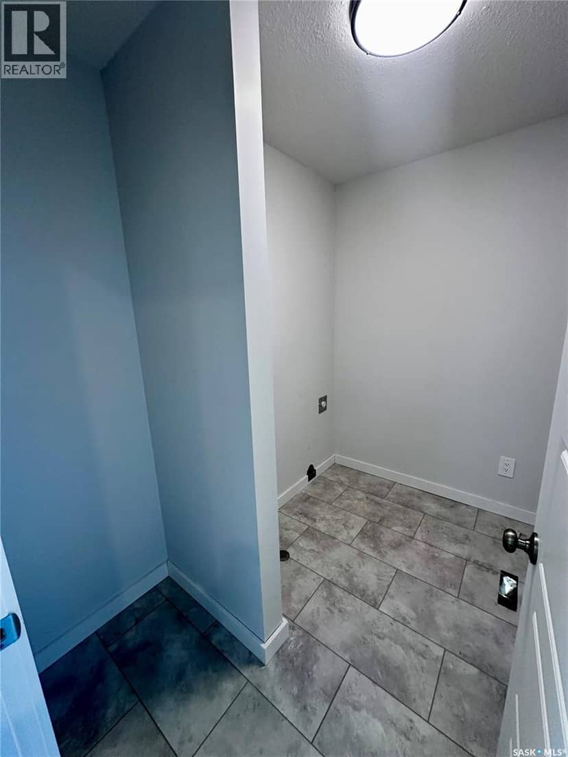 1123 Camden GARDENS — photo 9 of 16