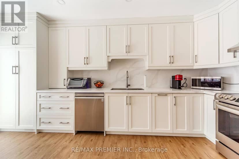 17 Villandry Crescent — photo 11 of 30