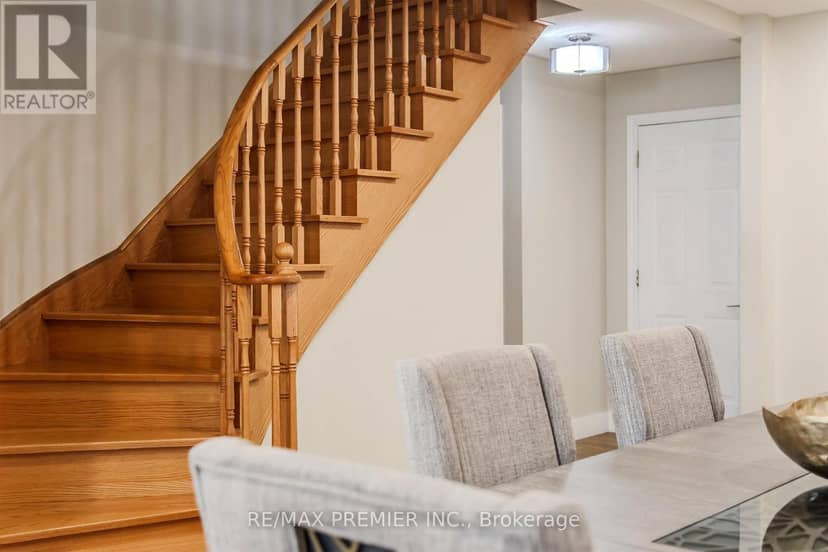 17 Villandry Crescent — photo 14 of 30