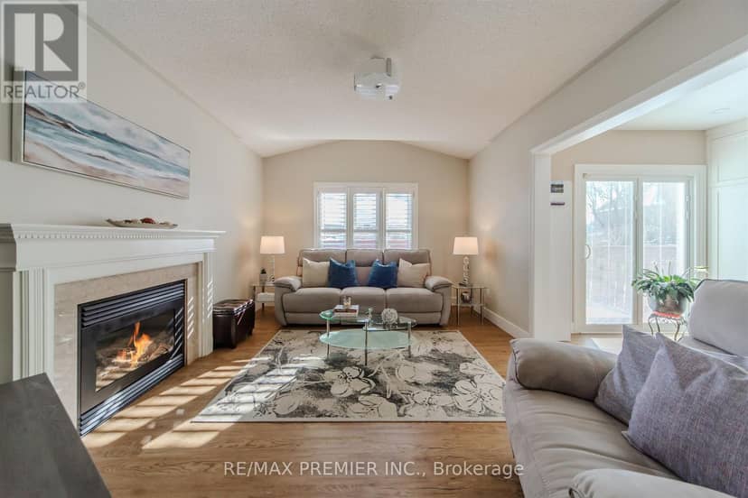 17 Villandry Crescent — photo 7 of 30