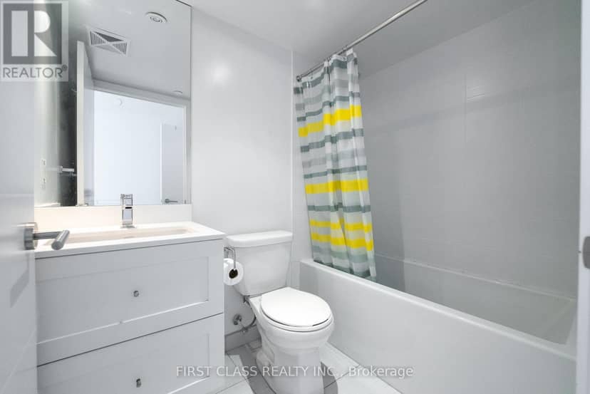1022 - 525 Adelaide Street W — photo 6 of 17