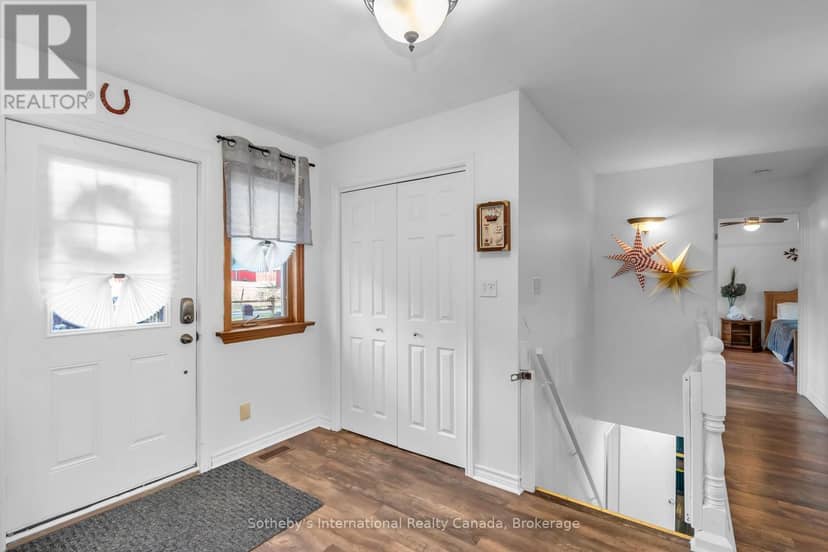 21 Sparrow Road — photo 2 of 40