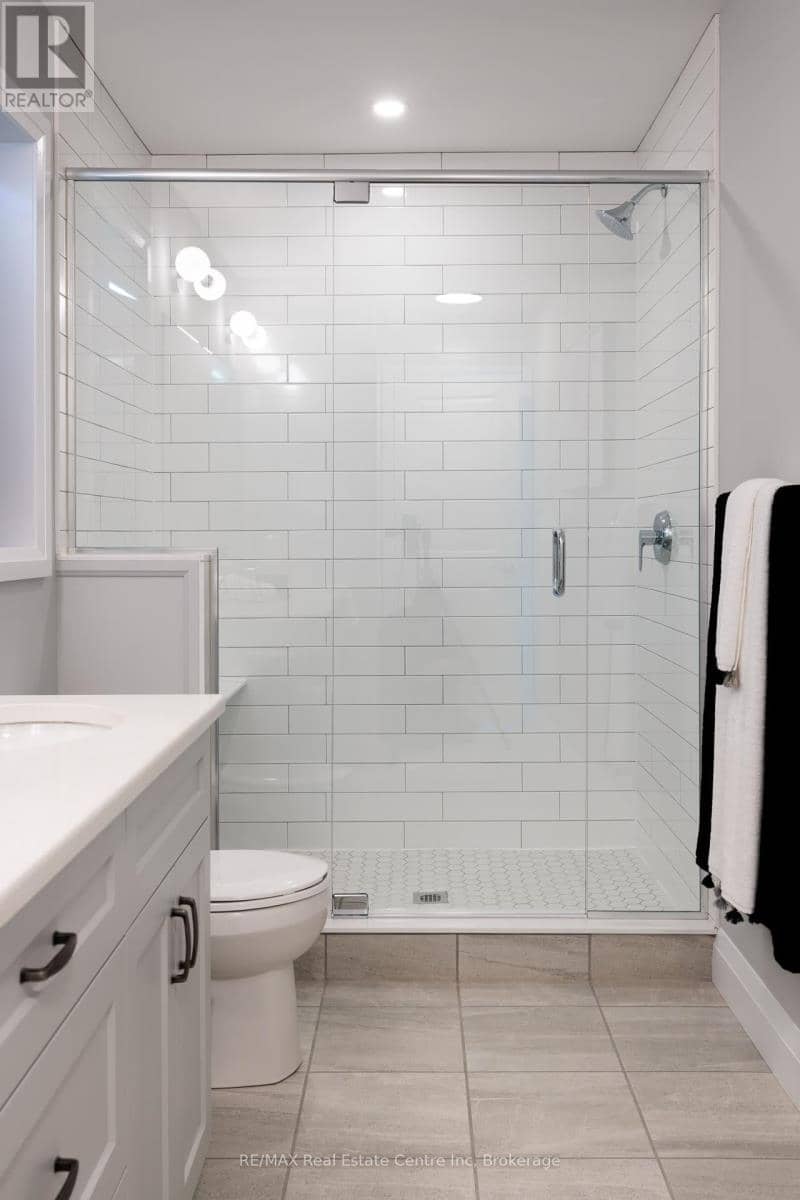 186 Bridge Crescent — photo 8 of 12