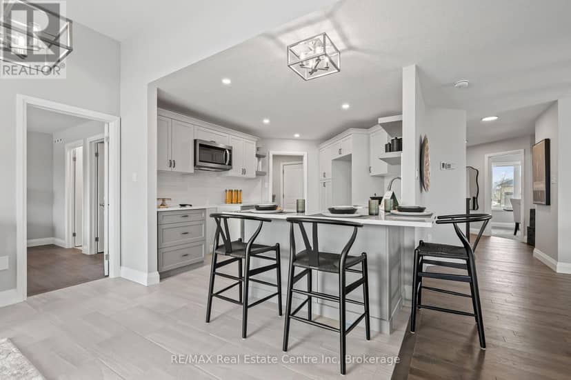 190 Bridge Crescent — photo 10 of 24