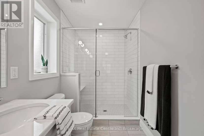 190 Bridge Crescent — photo 18 of 24