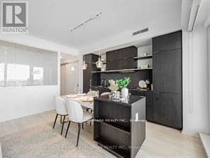 4211 - 197 Yonge Street — photo 10 of 23