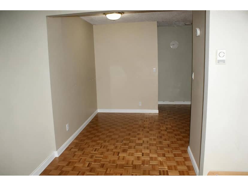 8722 154A STREET, Surrey, photo 3