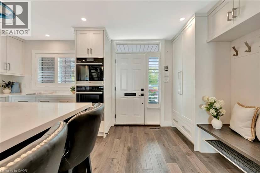 2136 OLD LAKESHORE Road Unit# 3 — photo 4 of 40