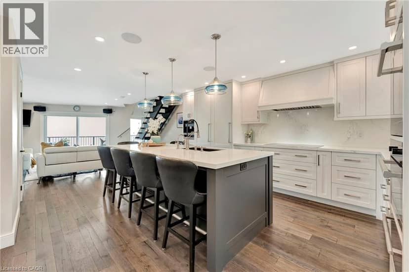 2136 OLD LAKESHORE Road Unit# 3 — photo 5 of 40