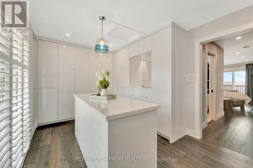 3 - 2136 Old Lakeshore Road — photo 20 of 40