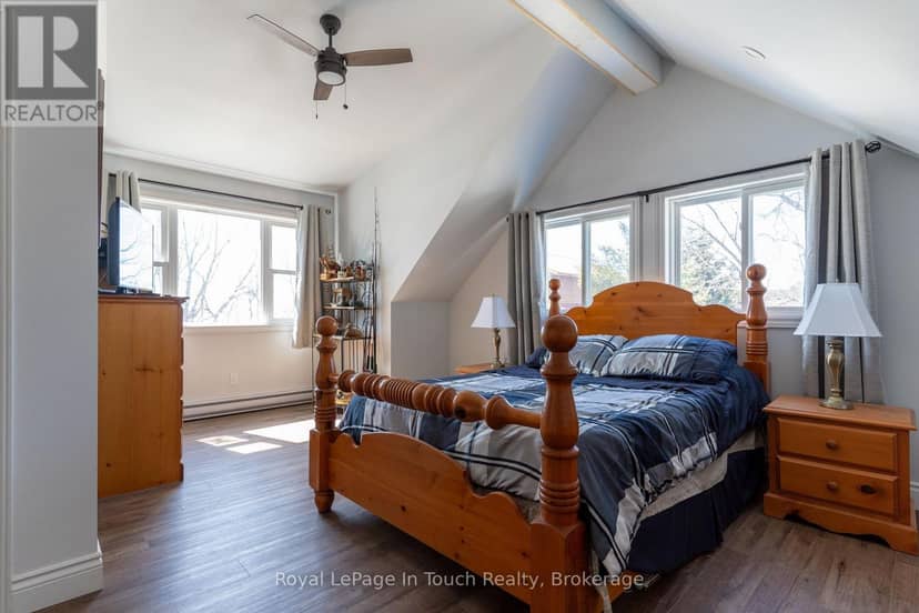 26 Macey Bay Road — photo 17 of 24