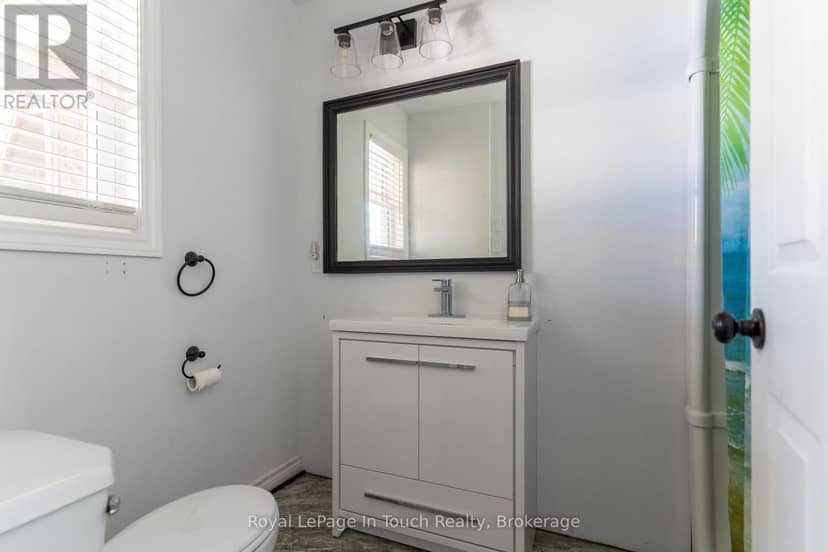 26 Macey Bay Road — photo 20 of 24