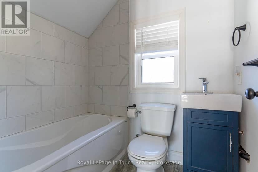 26 Macey Bay Road — photo 21 of 24