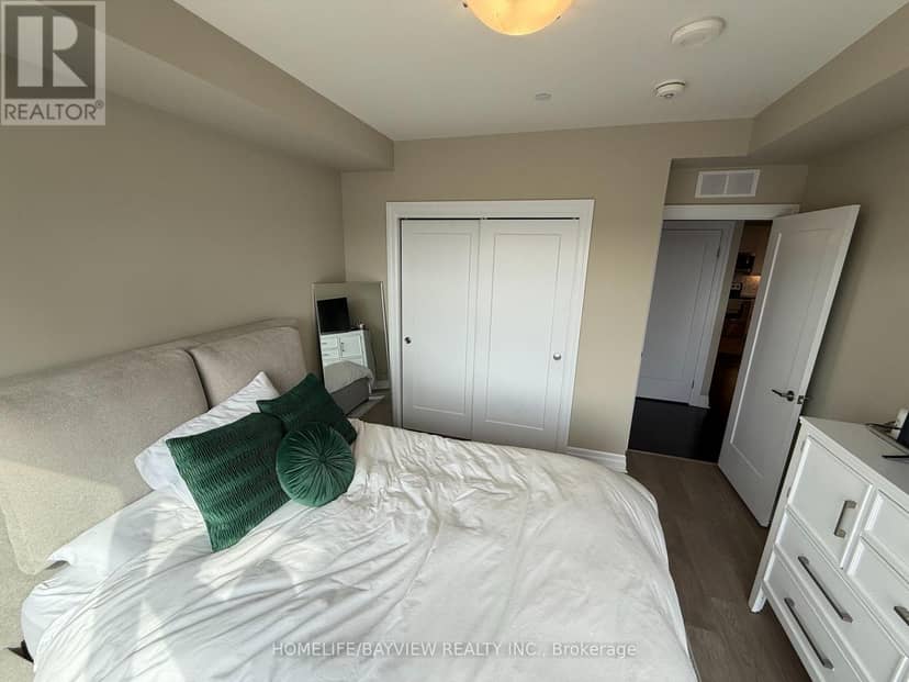 910 - 505 Talbot Street — photo 20 of 40