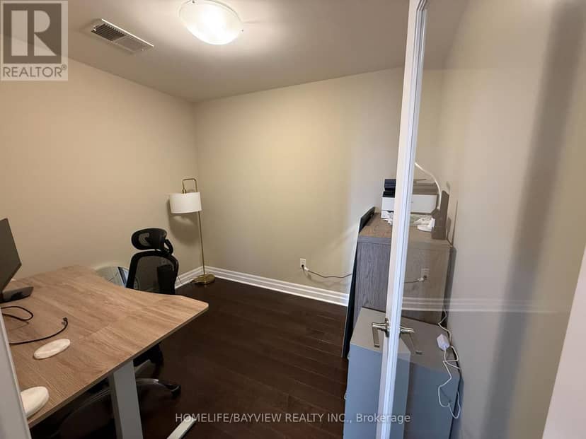910 - 505 Talbot Street — photo 7 of 40