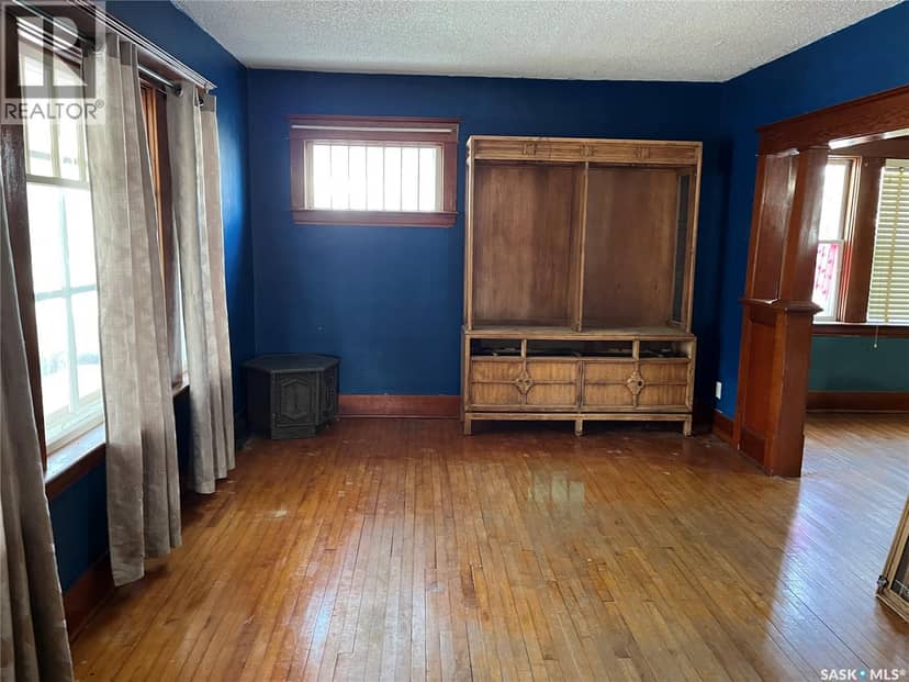 133 2nd STREET E — photo 14 of 36