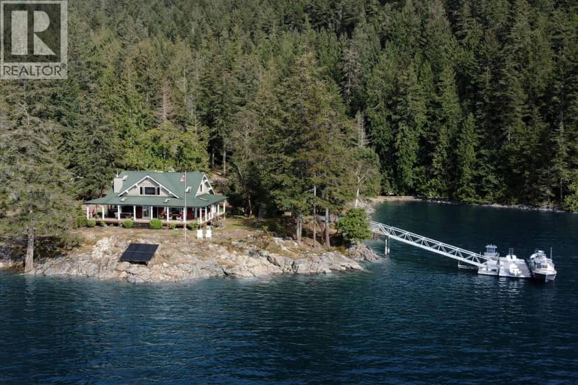 DL6129 NELSON ISLAND, Pender Harbour