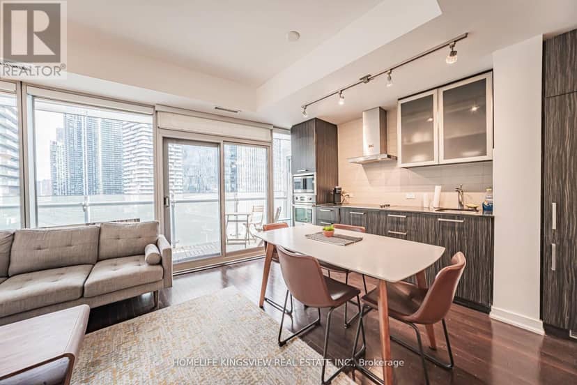 1001 - 12 York Street — photo 11 of 38