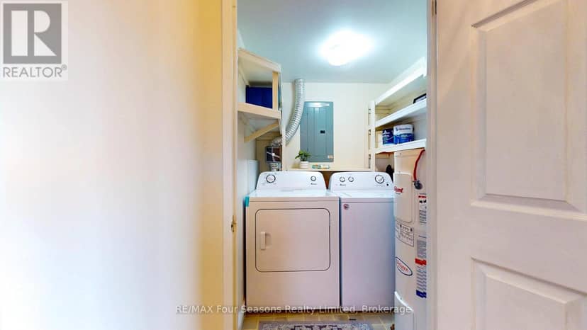409 - 172 Eighth Street — photo 13 of 19